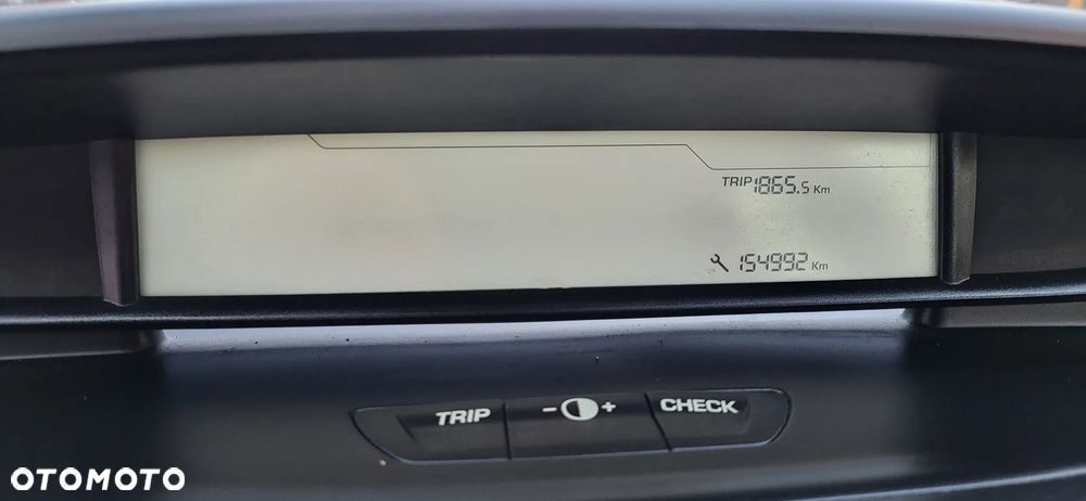 Citroën C4 1.4 16V SX - 10