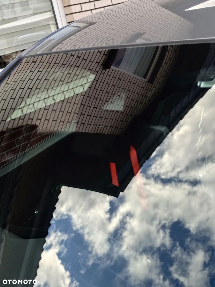 Peugeot 2008 50kWh Allure - 19