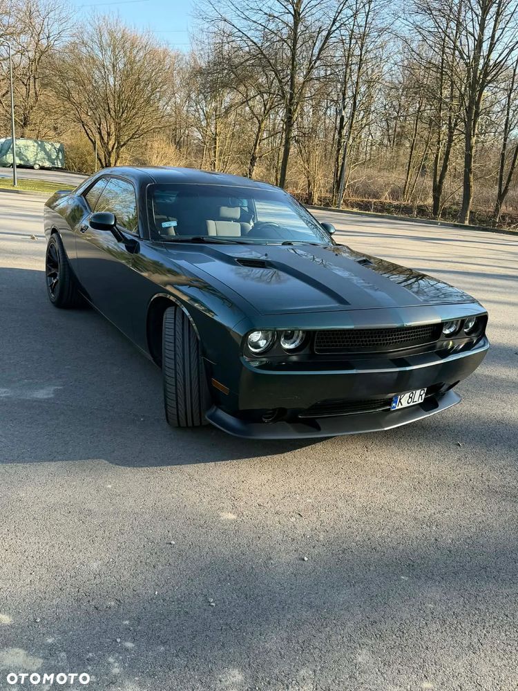 Dodge Challenger - 1