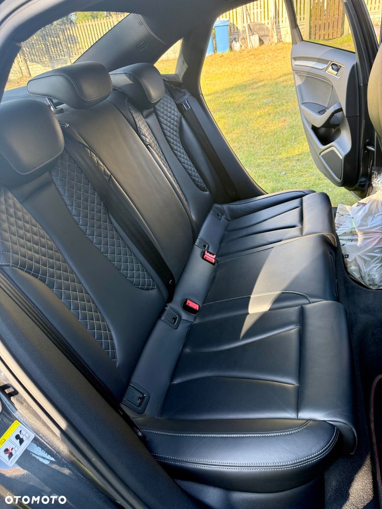 Audi S3 S tronic - 19