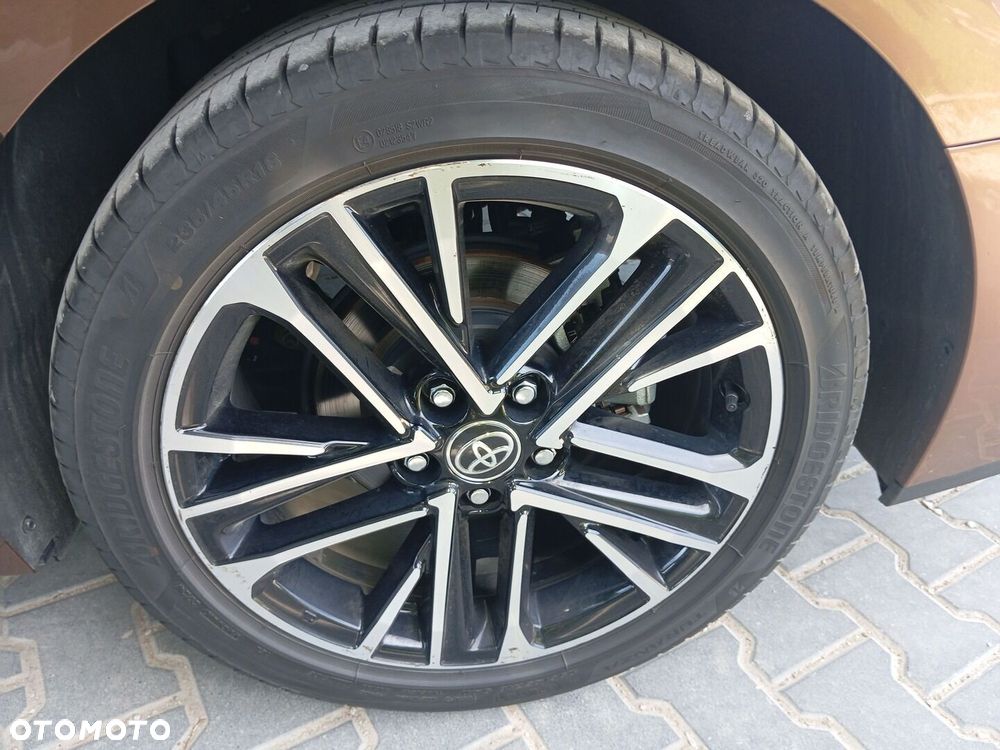 Toyota Camry - 21