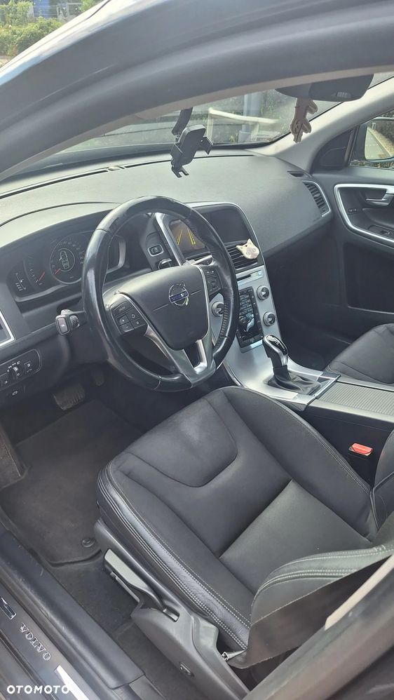 Volvo XC 60 D4 Momentum - 9