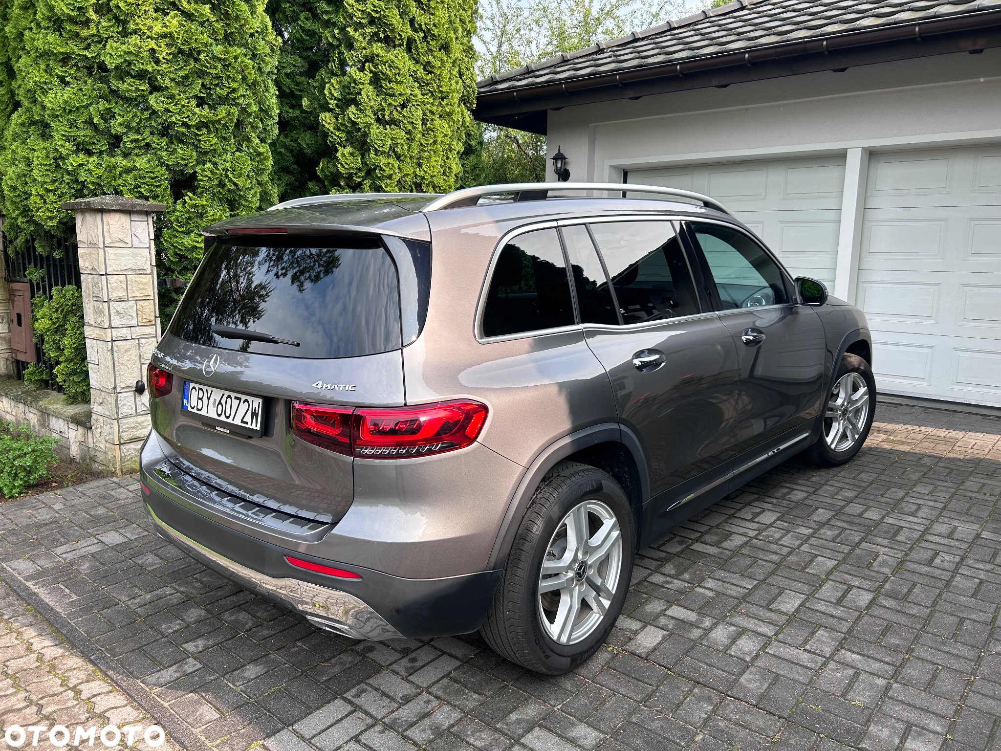 Mercedes-Benz GLB 250 4-Matic 8G-DCT - 2