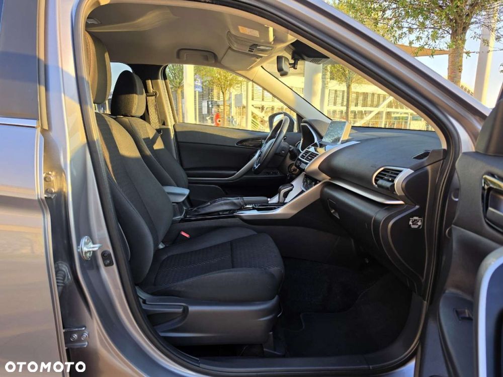 Mitsubishi Eclipse Cross - 32