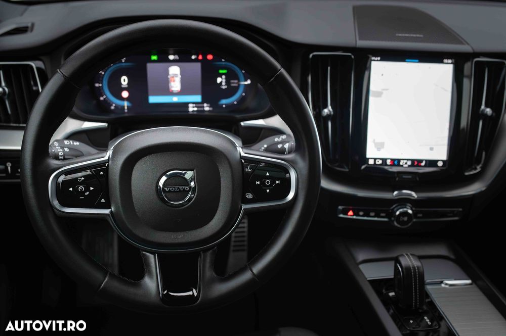 Volvo XC 60 Recharge T6 Twin Engine eAWD R-Design Expression - 38