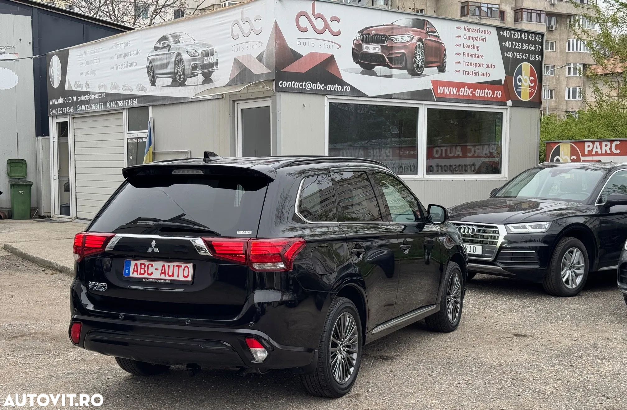 Mitsubishi Outlander 2.4 4WD Plug-In Hybrid Top - 4