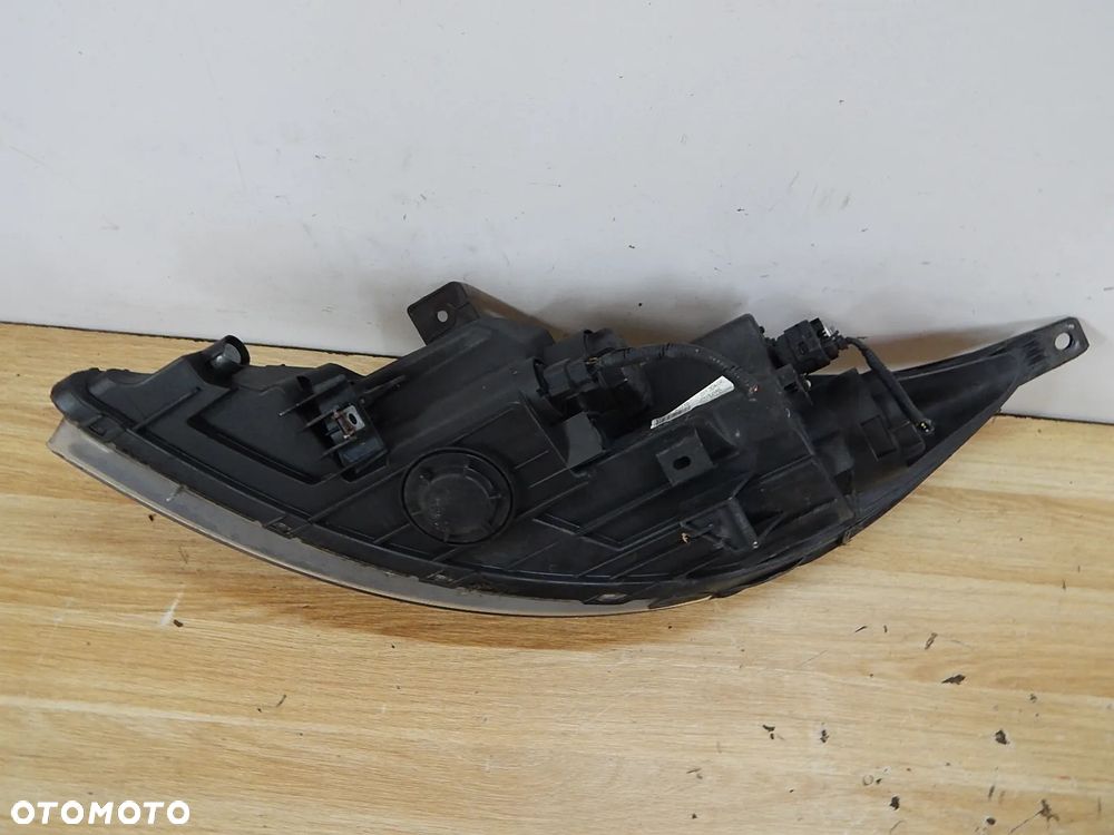 Lampa reflektor LEWY przód LED Kia Sportage III 10-16 Łuków części - 4