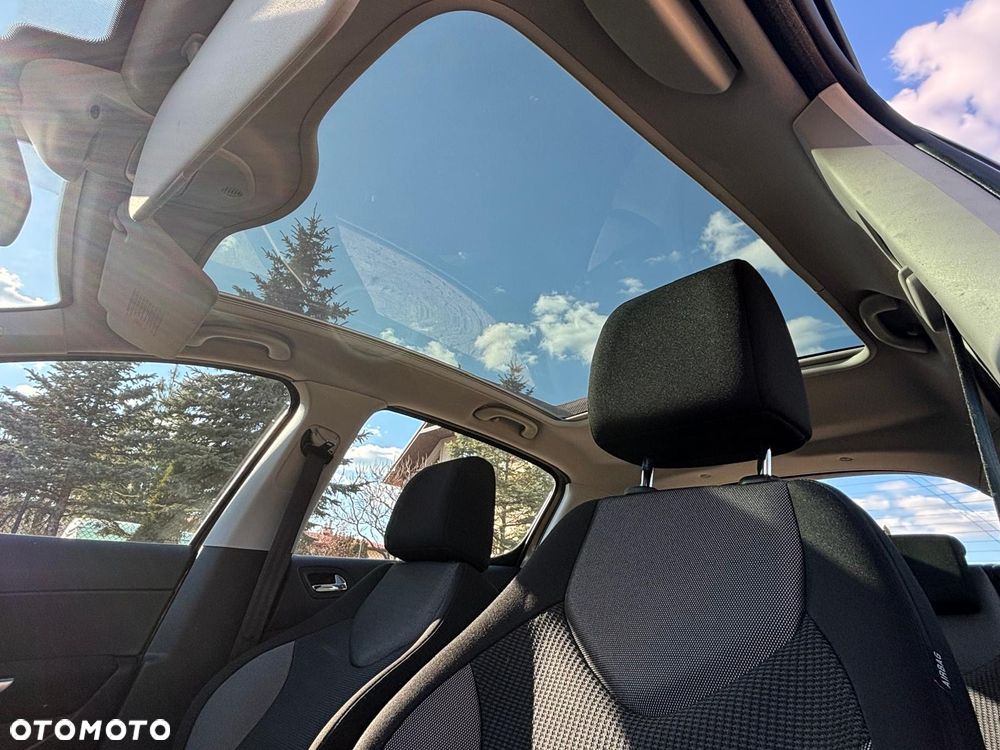 Peugeot 308 1.6 Premium - 12