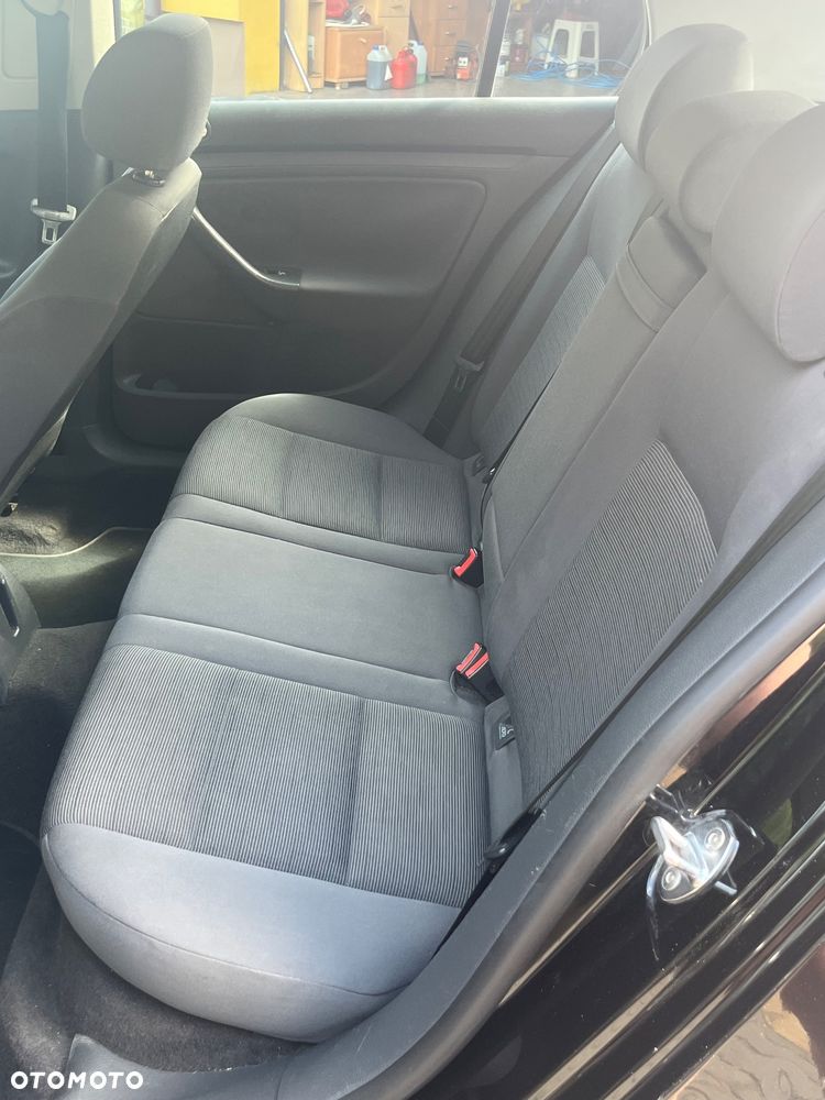 Volkswagen Golf 1.6 Q-Line - 9