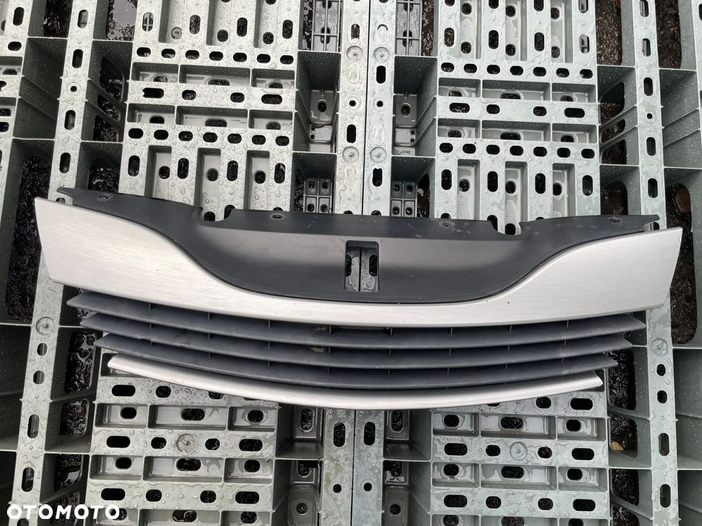 Atrapa chłodnicy (grill) Renault Laguna 2 kolor TEB 64