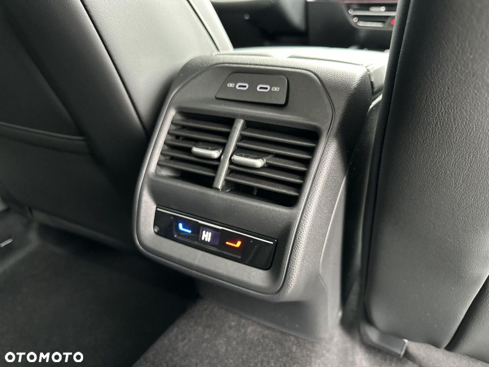 Volkswagen Passat Variant 2.0 TDI EVO Elegance DSG - 35