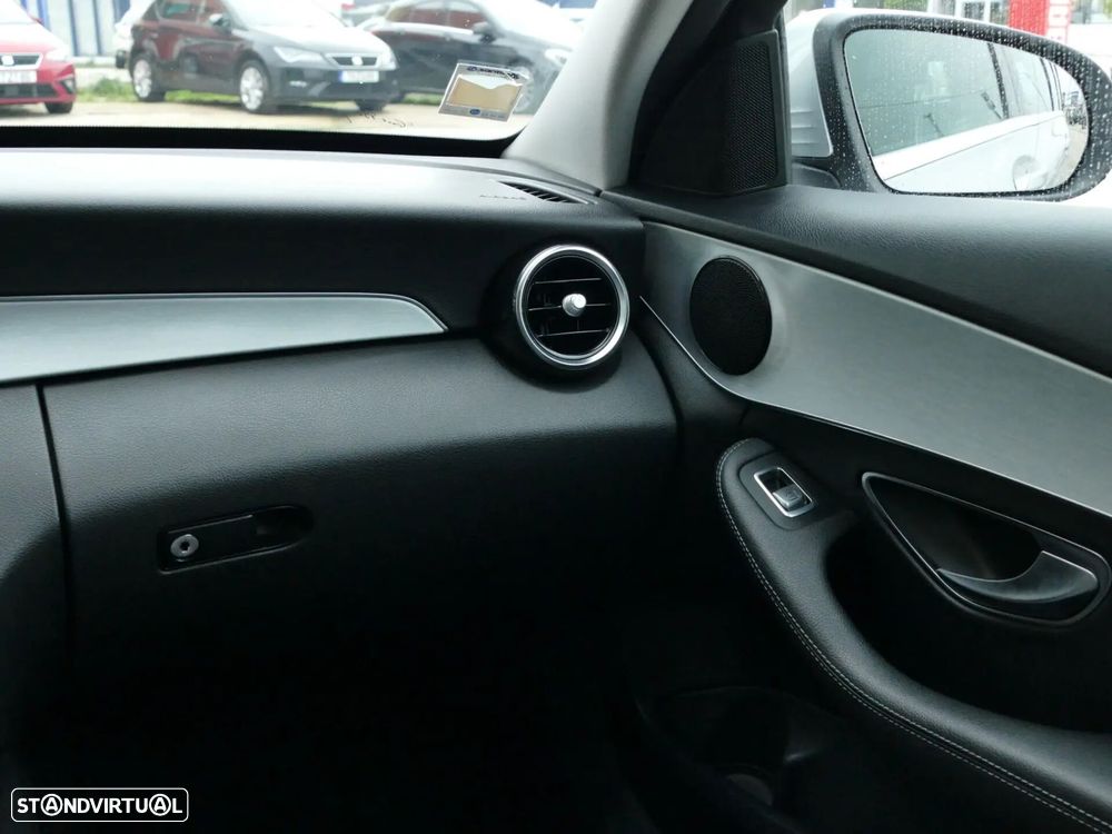 Mercedes-Benz C 200 d Avantgarde - 32