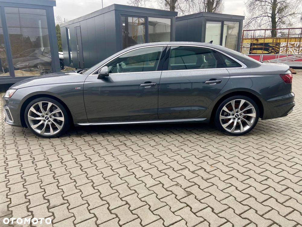 Audi A4 45 TFSI quattro S tronic S line - 12