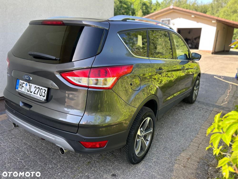 Ford Kuga 2.0 TDCi 2x4 Titanium - 9