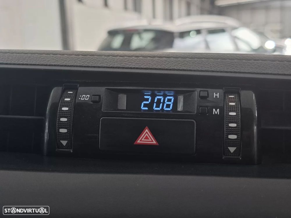 Toyota Hilux 2.4 D-4D 4WD CD CM - 24