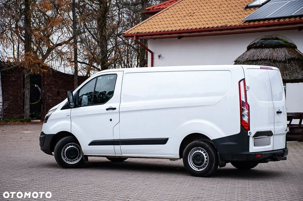 Ford TRANSIT CUSTOM - 13