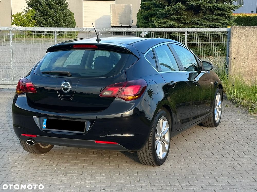 Opel Astra 1.4 T Enjoy S&S - 29