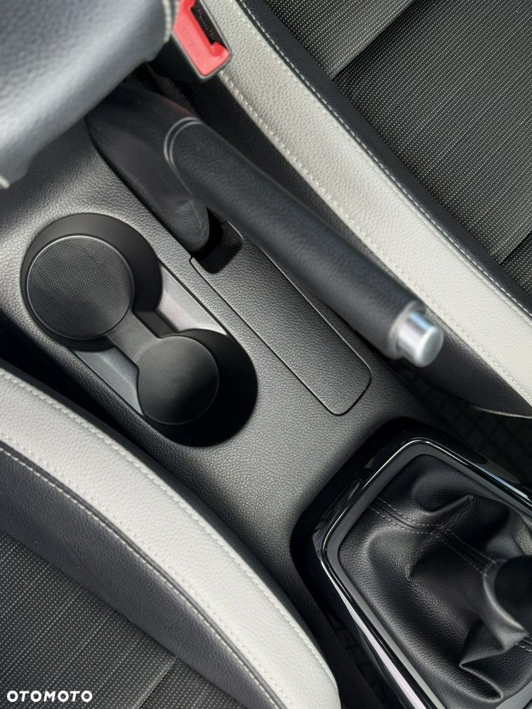 Kia Stonic - 19