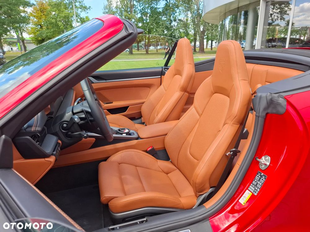 Porsche 911 Carrera 4S - 11