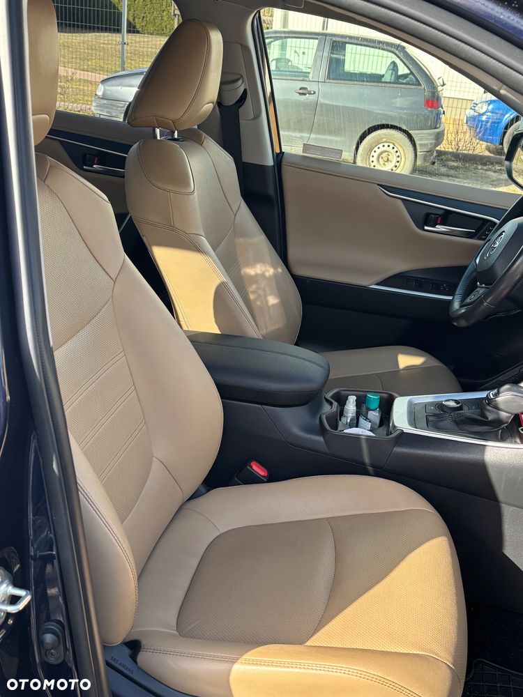 Toyota RAV4 - 8