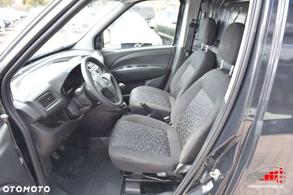 Opel COMBO - 13