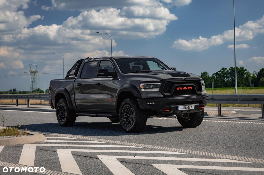 RAM 1500 Crew Cab Shortbed Rebel - 24