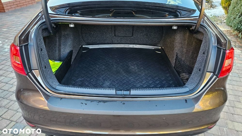 Volkswagen Jetta 1.4 TSI Trendline - 21