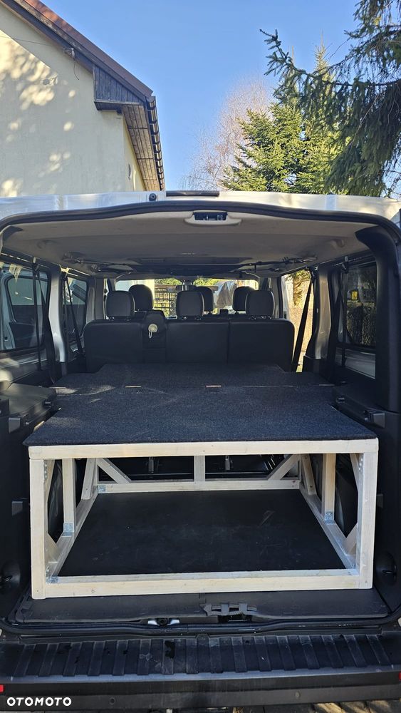 Opel Vivaro 2016 photo 2