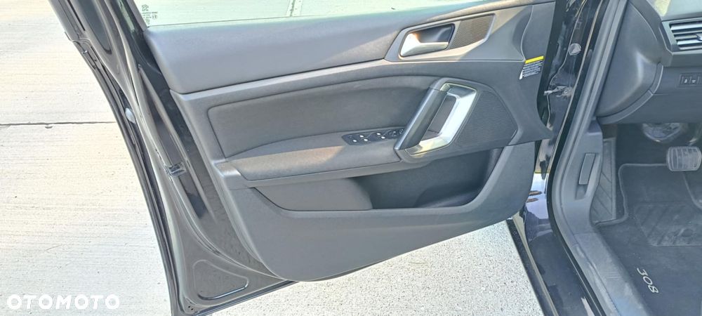 Peugeot 308 BlueHDi 150 EAT6 Stop & Start Allure - 29