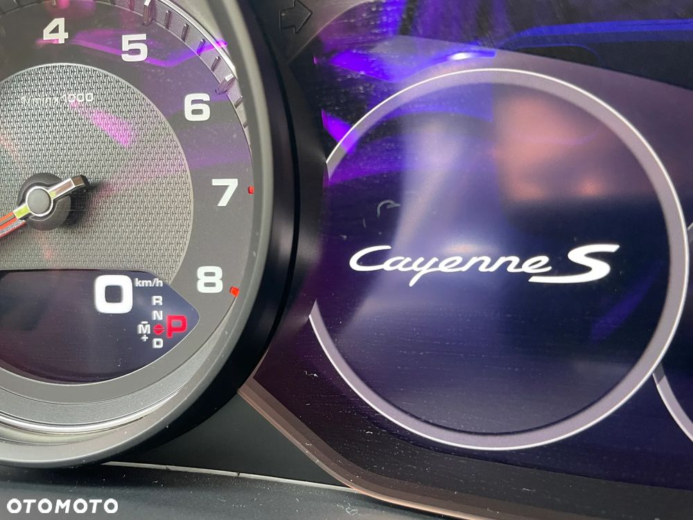 Porsche Cayenne S - 25