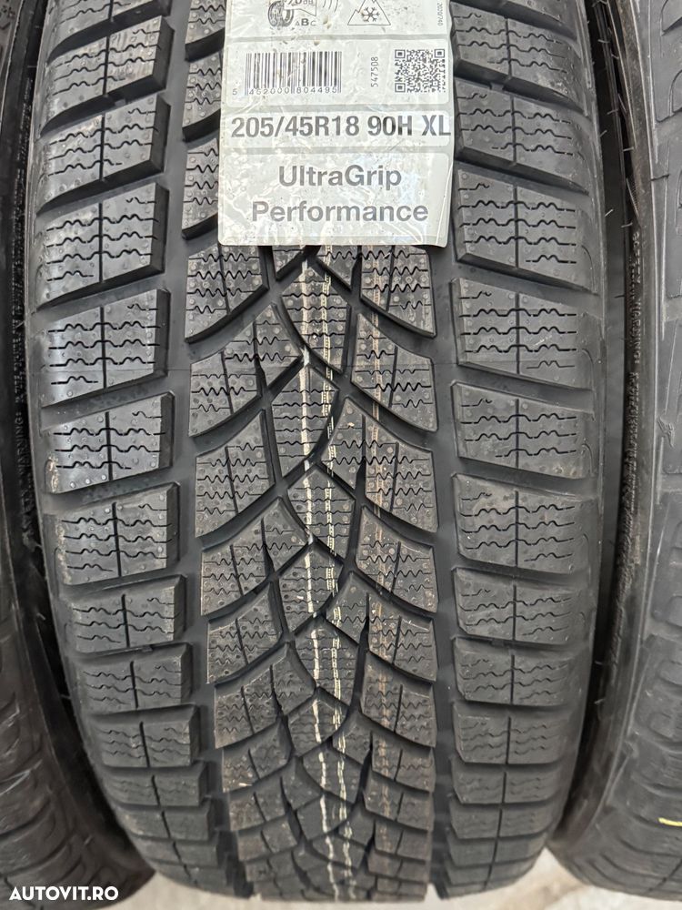 Vând 4 anvelope 205/45/18 goodyear de iarnă noi - 4