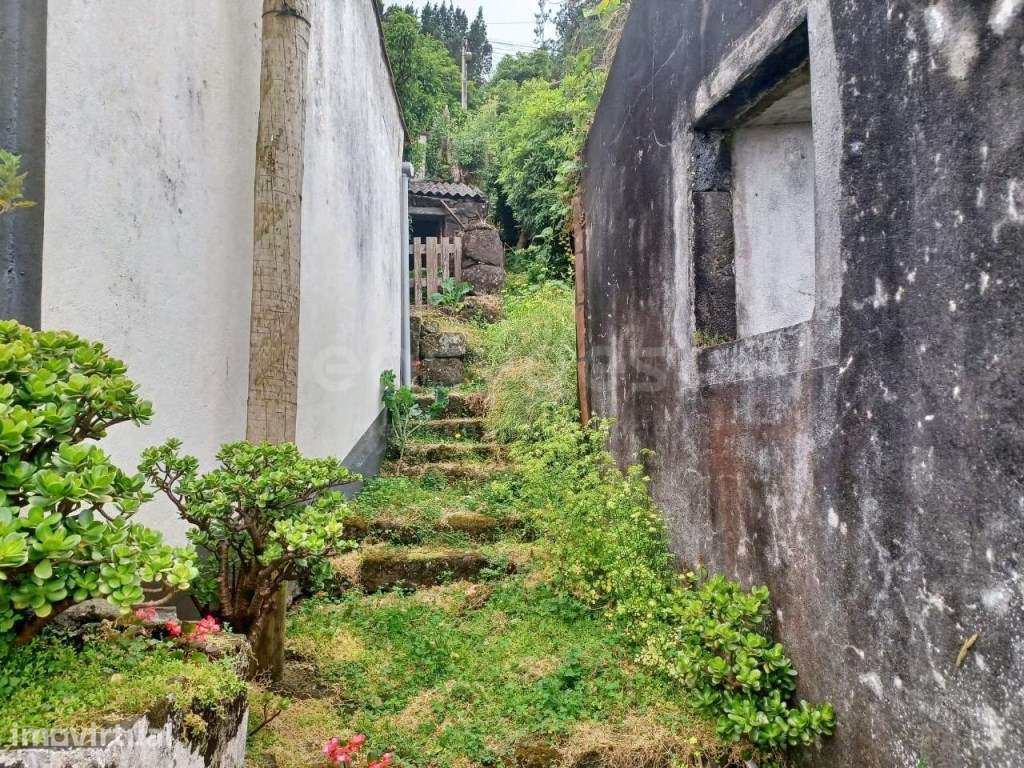 Moradia com enorme potencial em São Miguel Arcanjo - São Roque do Pico - Grande imagem: 4/13