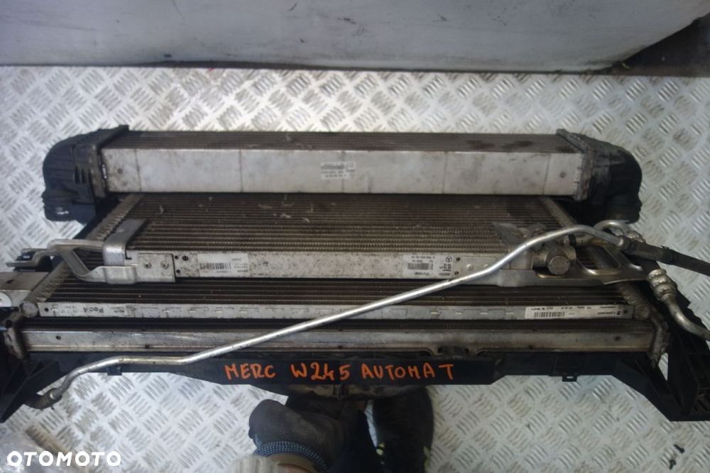 KOMPLET CHŁODNIC Z WENTYLATOREM MERCEDES W245 AUTOMAT - 3