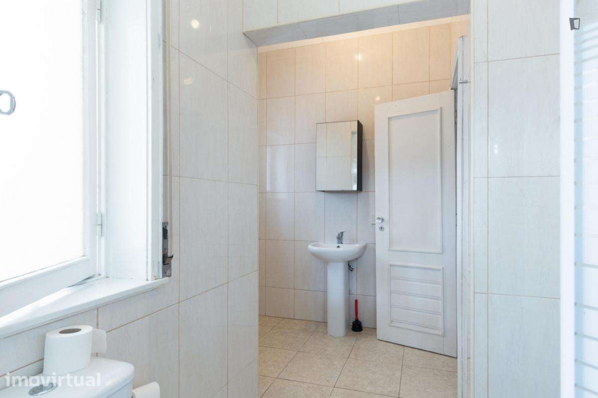 Quarto - localizado em Paranhos Porto - Grande imagem: 4/37