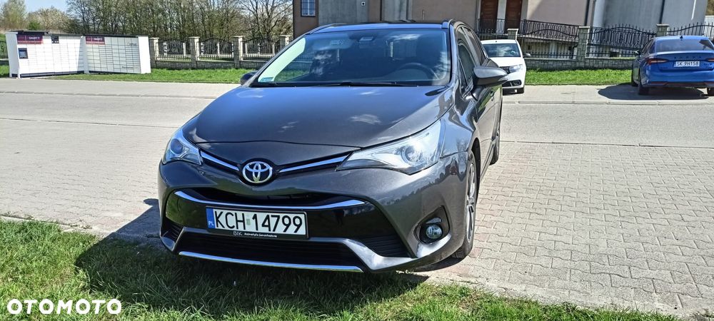 Toyota Avensis 2.0 D-4D Premium - 2