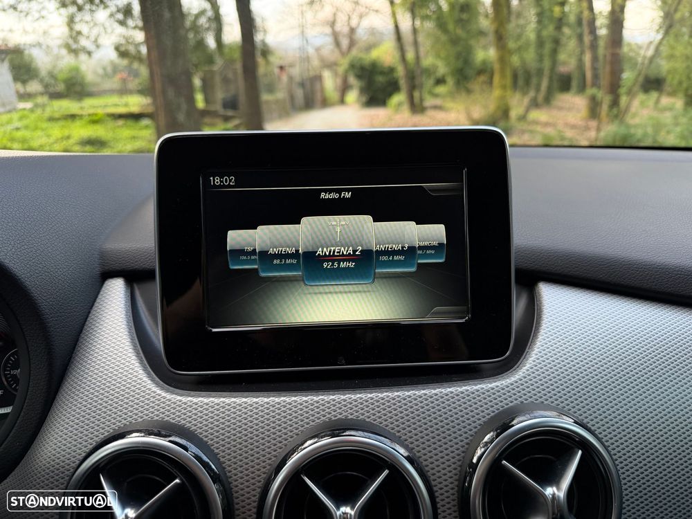 Mercedes-Benz B 250 e Electric Drive - 17