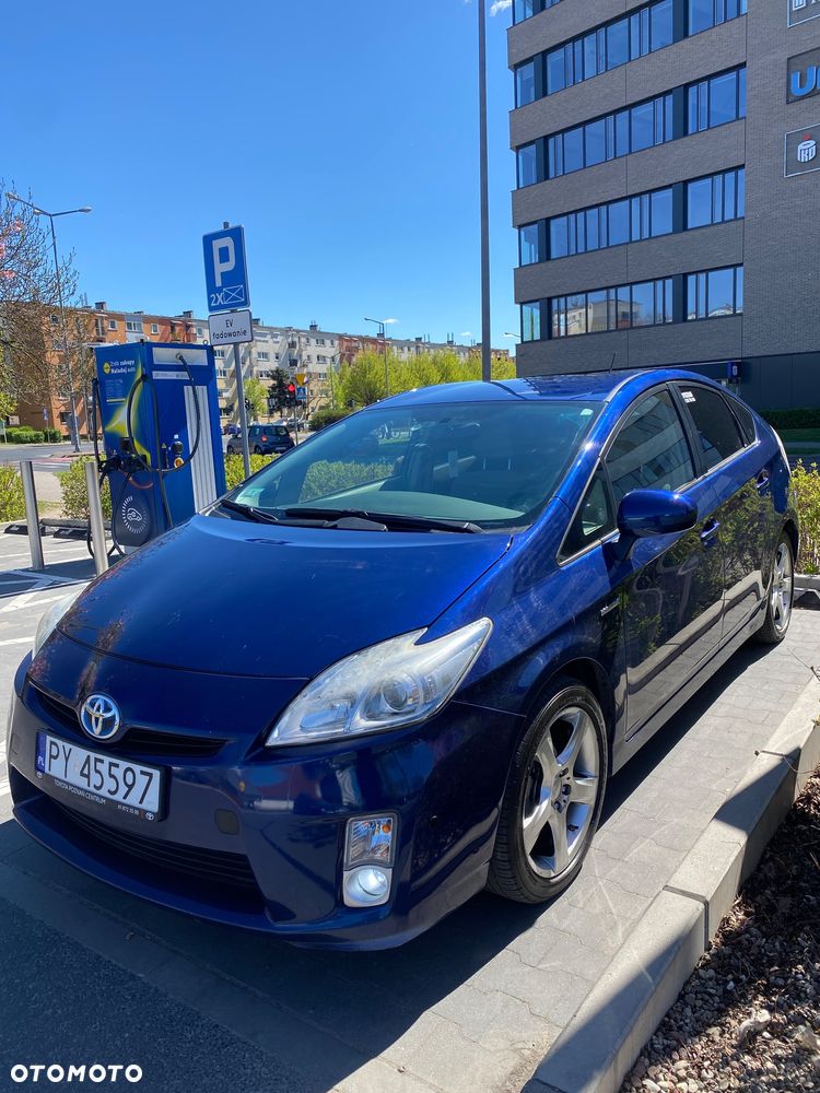 Toyota Prius (Hybrid) - 6