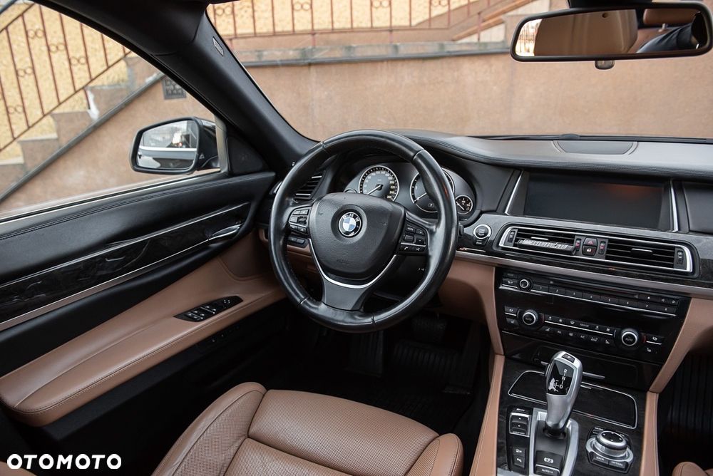 BMW Seria 7 740d xDrive - 16