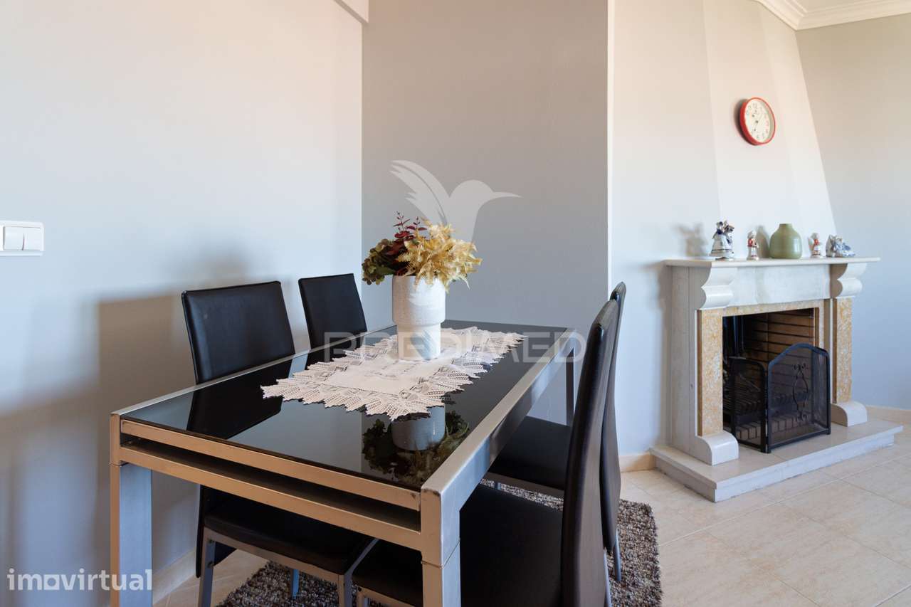 Apartamento T2  com suíte - Santa Marta do  Pinhal - Corroios - 350... - Grande imagem: 4/27