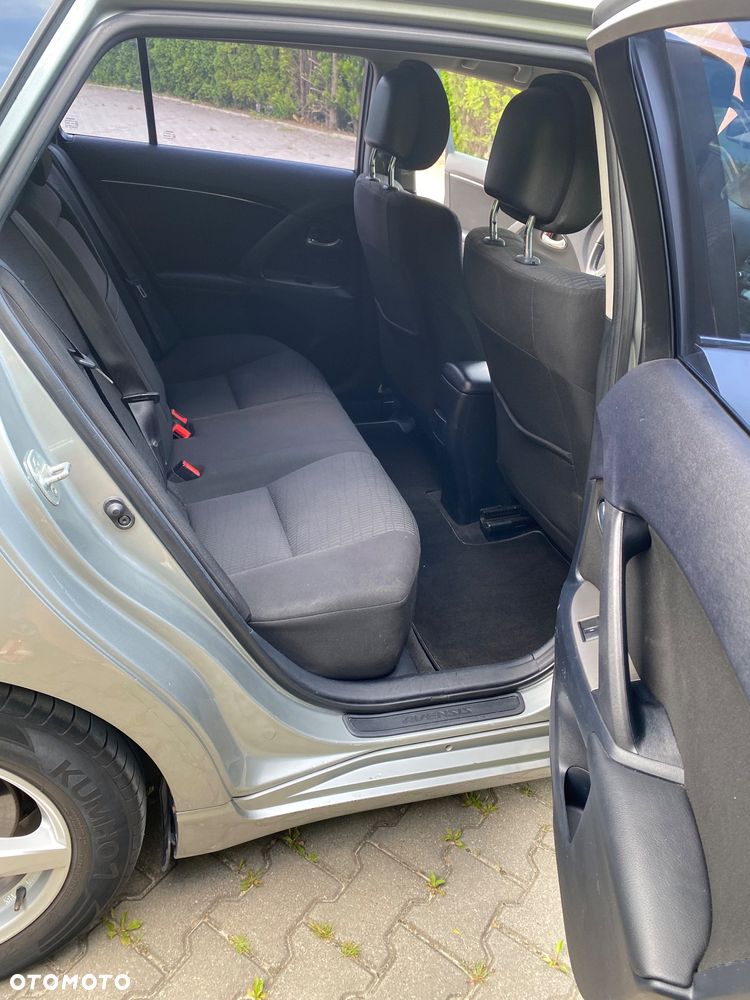 Toyota Avensis 1.8 Luna - 21