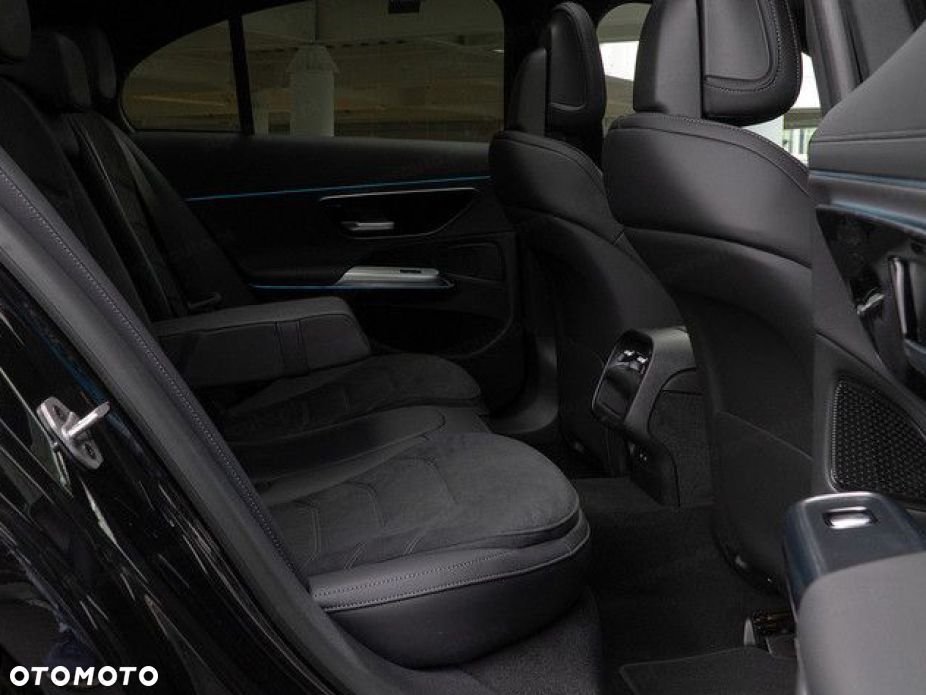 Mercedes-Benz Klasa E 220 d mHEV 4-Matic AMG 9G-Tronic - 17