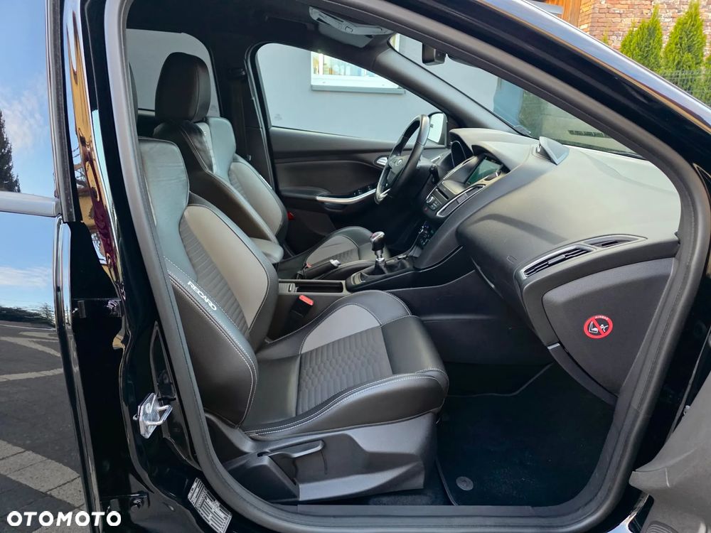 Ford Focus 2.0 EcoBoost ST-2 - 17