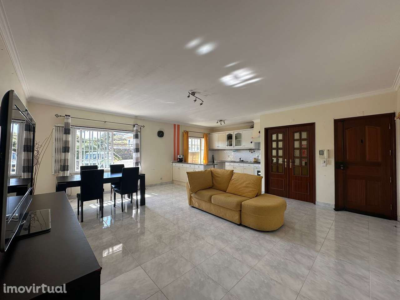 Apartamento T1 a 5 min. do Centro da Ericeira | Conforto e Acessos - Grande imagem: 3/22