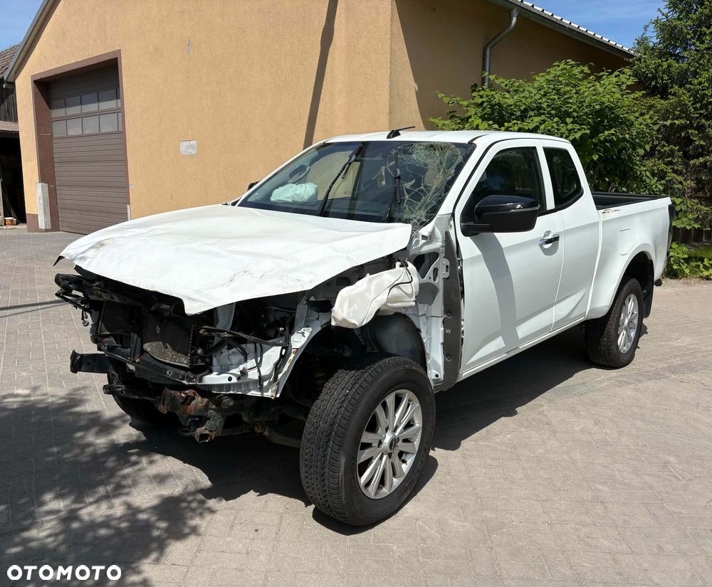 Isuzu D-MAX - 1