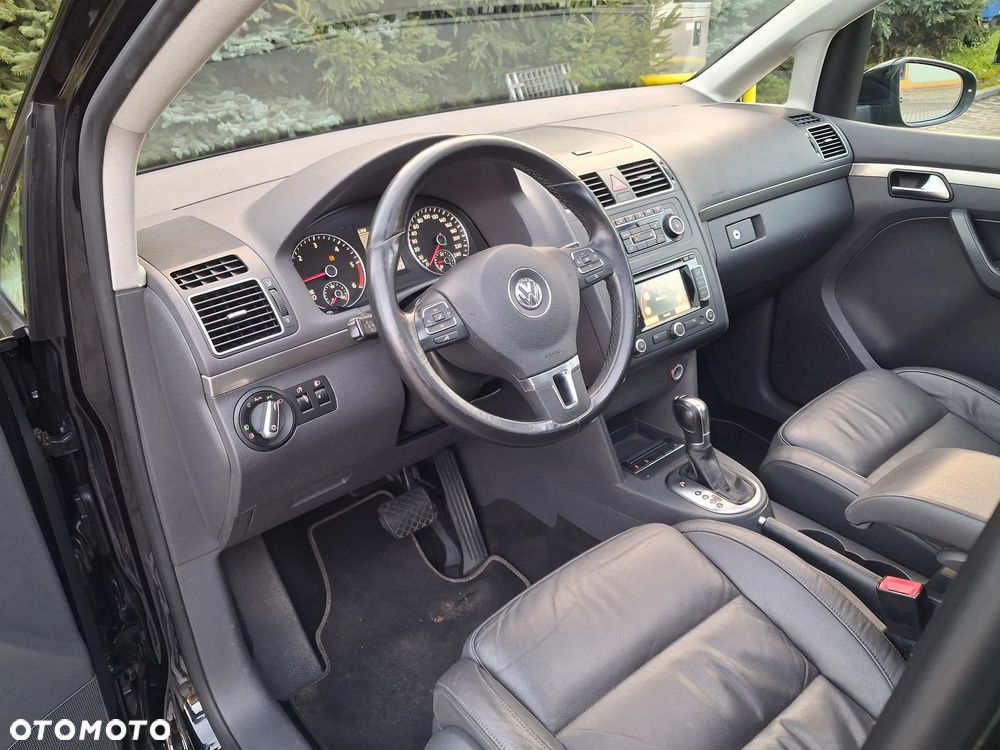 Volkswagen Touran 2.0 TDI Highline DSG - 24