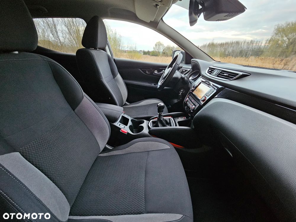 Nissan Qashqai 1.2 DIG-T N-Vision - 32