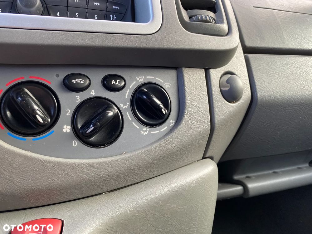 Opel Vivaro - 26