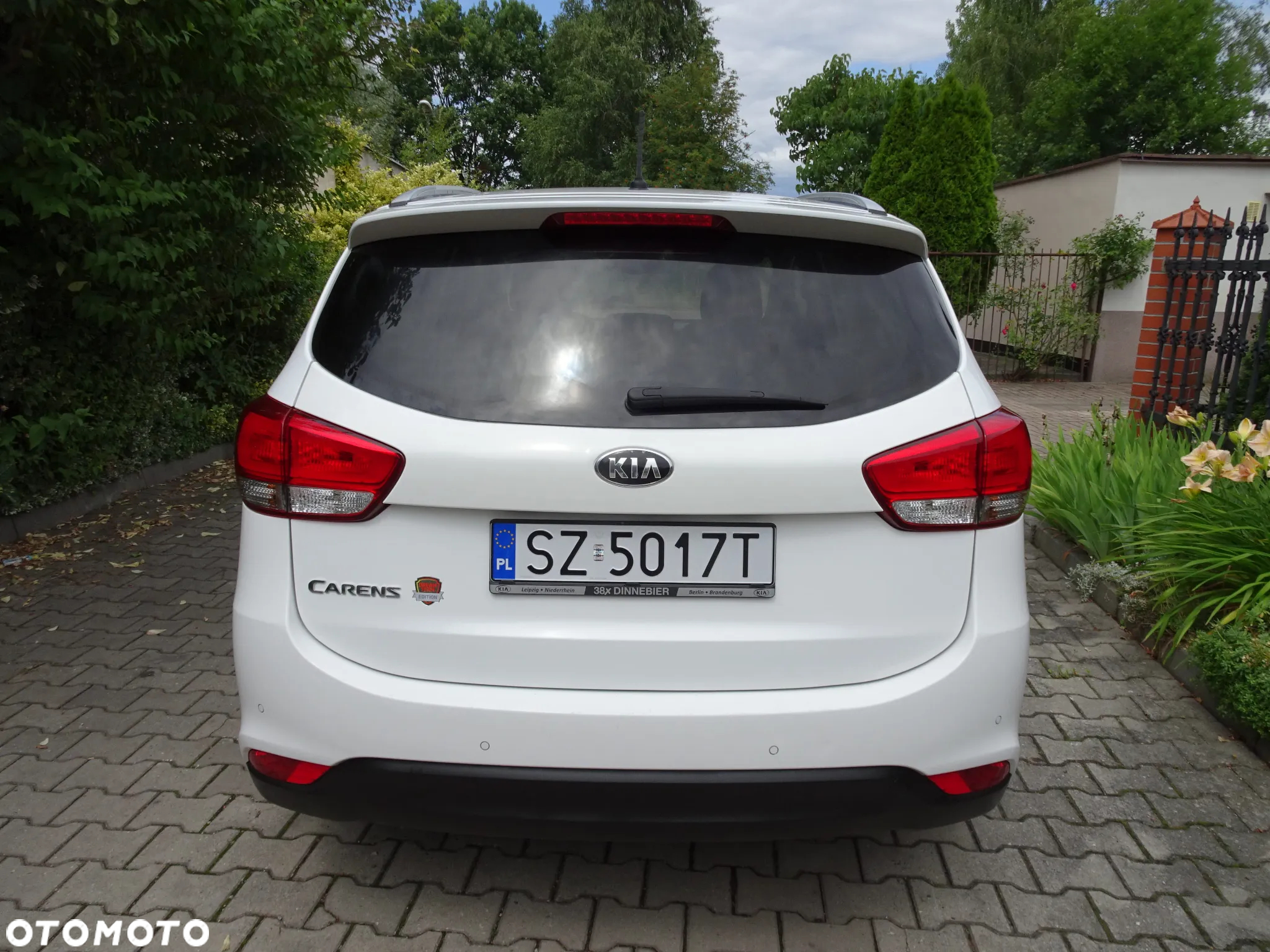 Kia Carens - 13