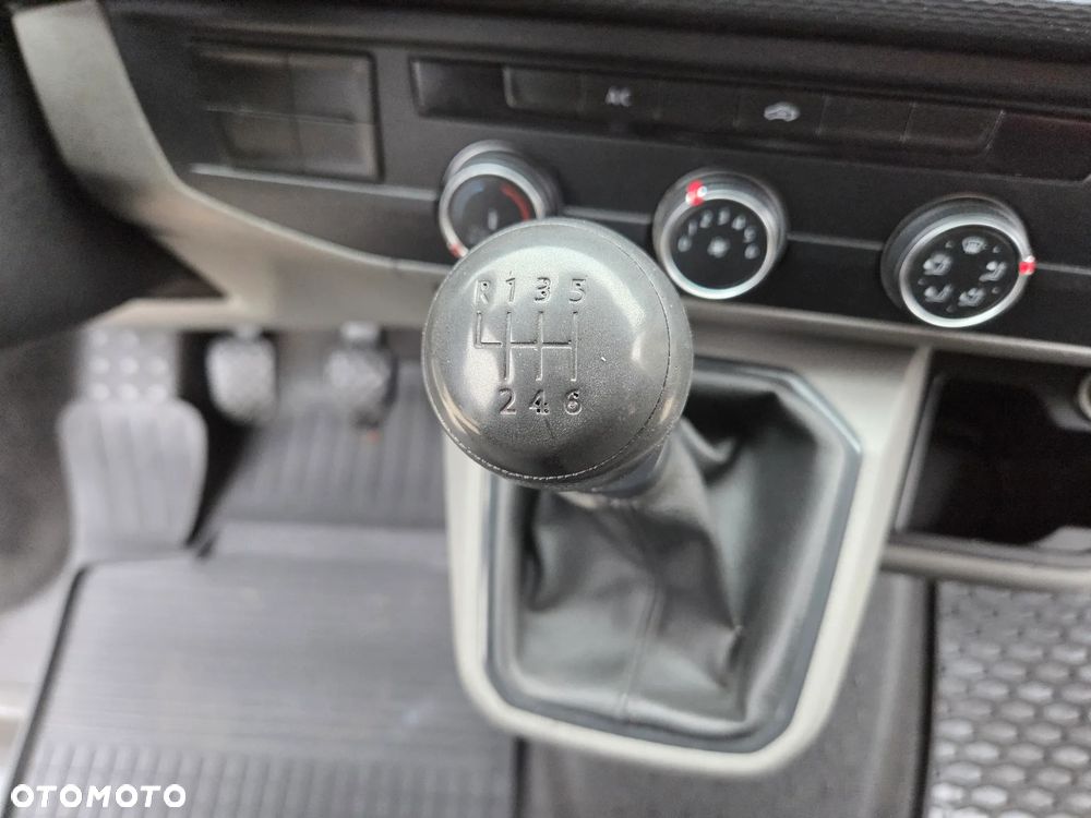 Volkswagen Transporter L2H1 - 27