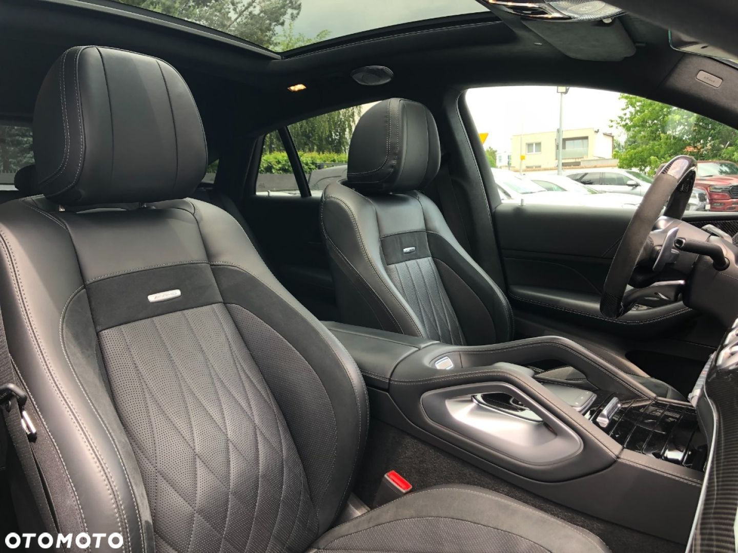 Mercedes-Benz GLE - 32